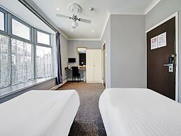 OYO Bostons Manor Hotel, Hanwell London