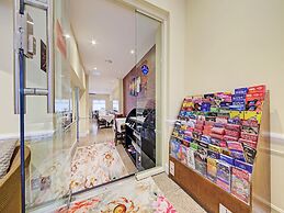 OYO Bostons Manor Hotel, Hanwell London