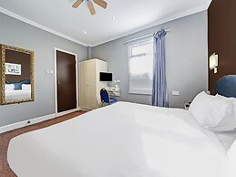 OYO Bostons Manor Hotel, Hanwell London