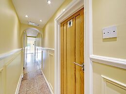 OYO Bostons Manor Hotel, Hanwell London