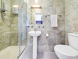 OYO Bostons Manor Hotel, Hanwell London