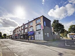 OYO Bostons Manor Hotel, Hanwell London