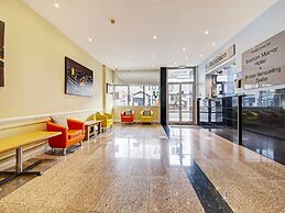 OYO Bostons Manor Hotel, Hanwell London