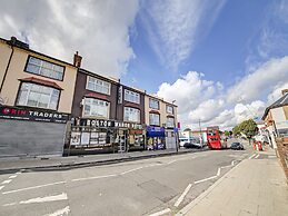 OYO Bostons Manor Hotel, Hanwell London