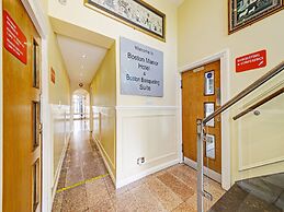 OYO Bostons Manor Hotel, Hanwell London