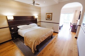 Hollies Hotel
