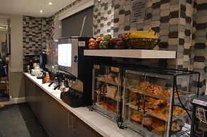 Best Western Plus Hospitality House