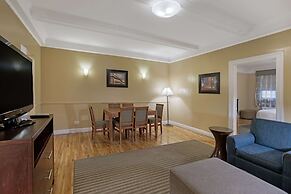 Best Western Plus Hospitality House