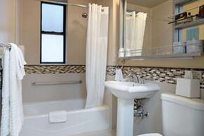 Best Western Plus Hospitality House