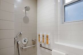 Best Western Plus Hospitality House