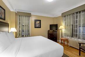 Best Western Plus Hospitality House