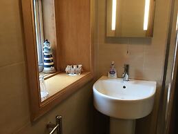 Lakeview Guest House