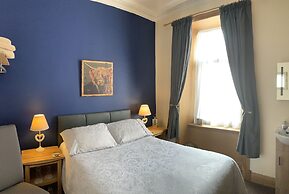 Lakeview Guest House