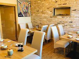 Lakeview Guest House