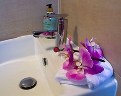 Lakeview Guest House