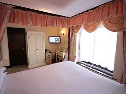 Pilgrims Hotel