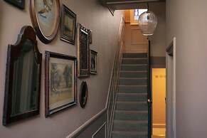 Georgian House Hotel