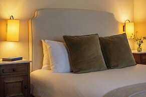 Georgian House Hotel