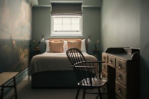 Georgian House Hotel