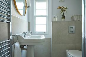 Georgian House Hotel