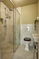 Georgian House Hotel