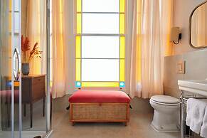 Georgian House Hotel