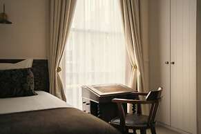 Georgian House Hotel