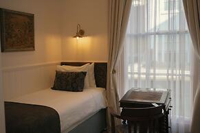 Georgian House Hotel