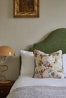 Georgian House Hotel