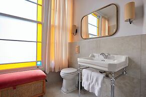 Georgian House Hotel