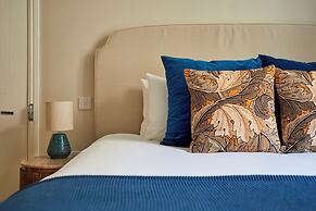 Georgian House Hotel