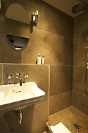 Georgian House Hotel