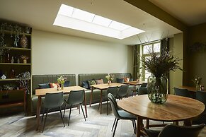 Georgian House Hotel