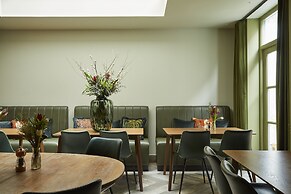 Georgian House Hotel