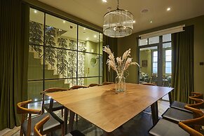 Georgian House Hotel