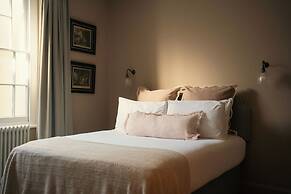 Georgian House Hotel