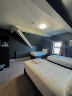 Nomi Rooms and Restaurant