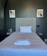 Nomi Rooms and Restaurant