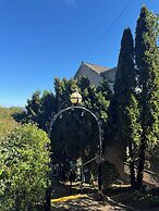 Nomi Rooms and Restaurant