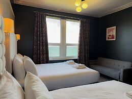Nomi Rooms and Restaurant