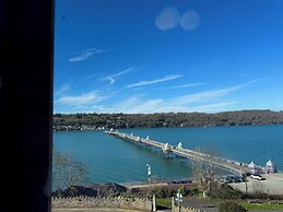 Nomi Rooms and Restaurant