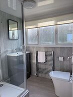 Nomi Rooms and Restaurant