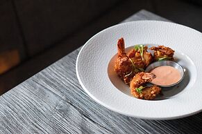 Nomi Rooms and Restaurant