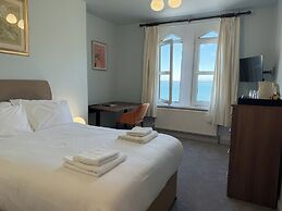 Nomi Rooms and Restaurant