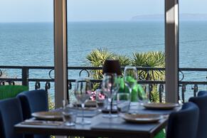 Nomi Rooms and Restaurant