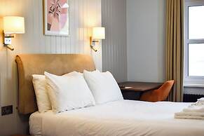 Nomi Rooms and Restaurant