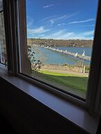 Nomi Rooms and Restaurant