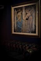 Nomi Rooms and Restaurant