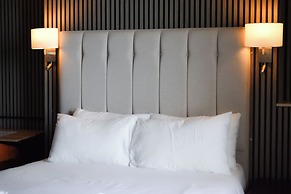 Nomi Rooms and Restaurant