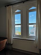 Nomi Rooms and Restaurant